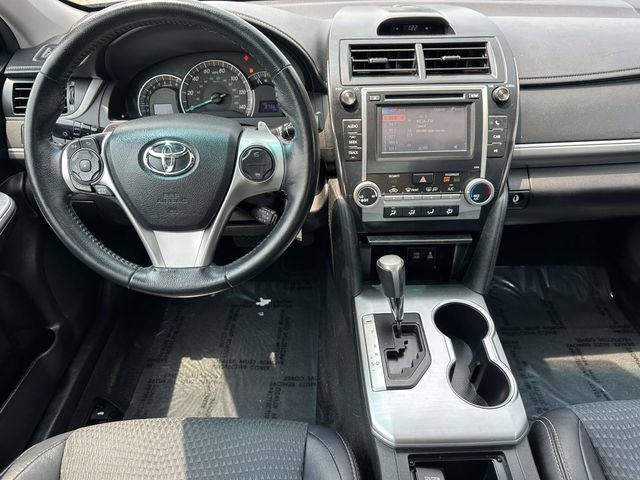 Used 2014 Toyota Camry SE FWD image 16