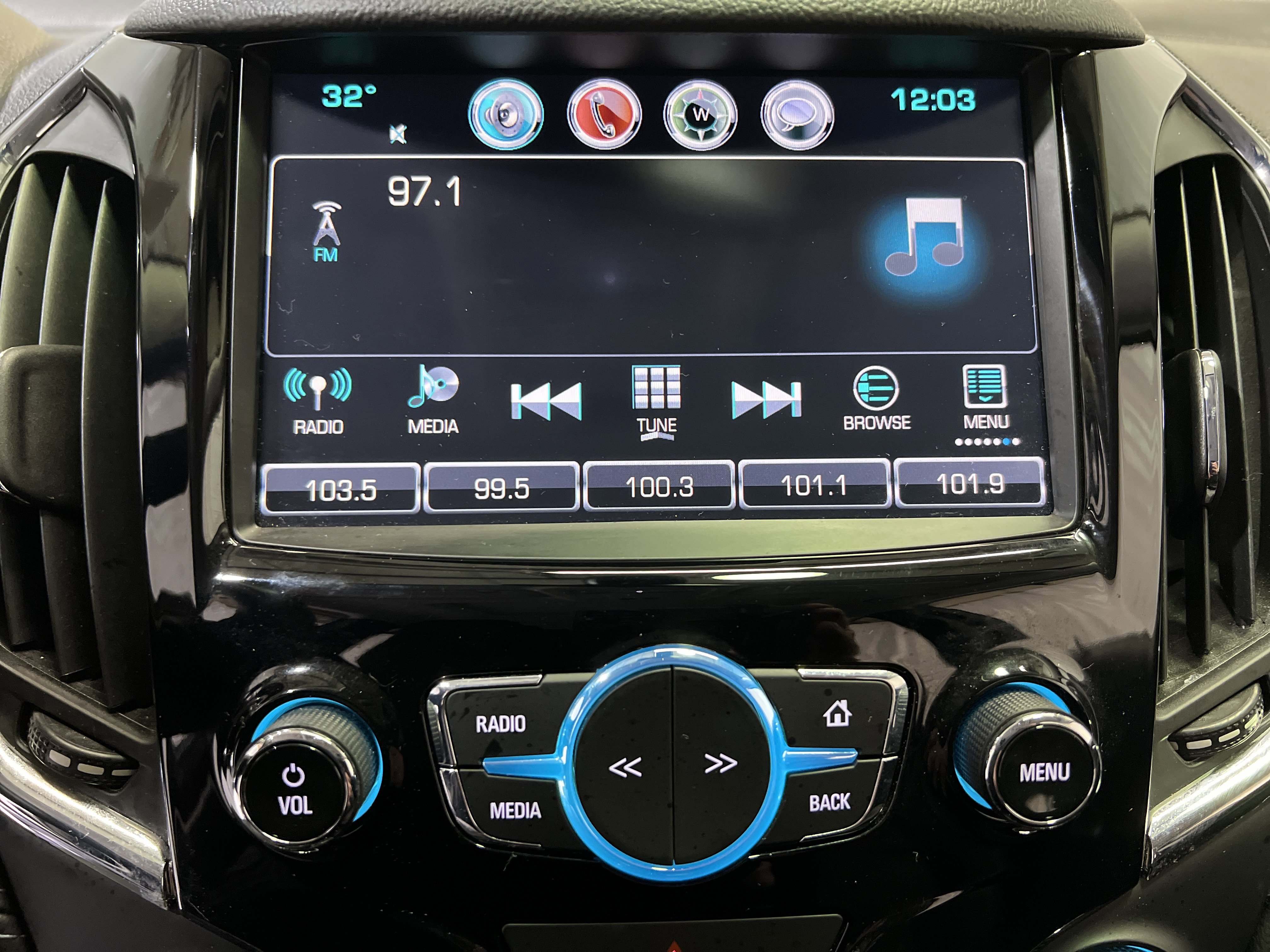 Used 2018 Chevrolet Cruze LT image 19