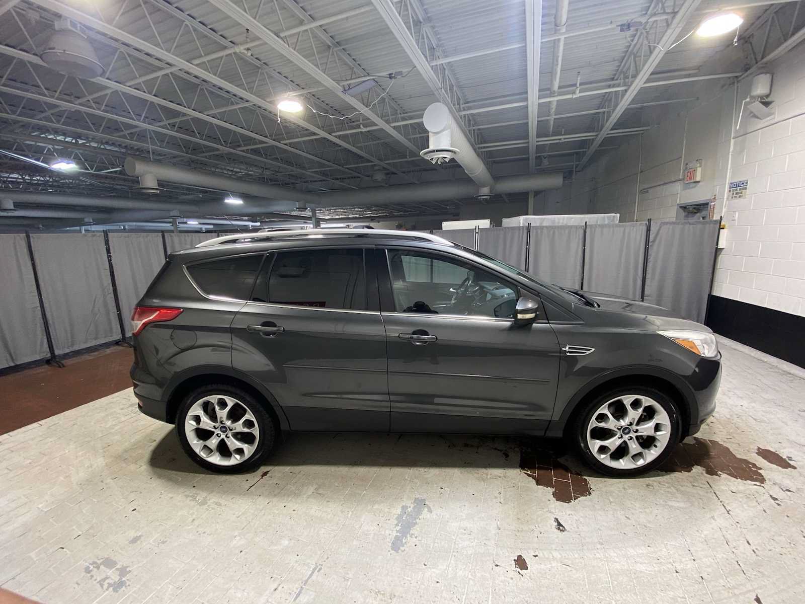 Used 2016 Ford Escape Titanium AWD/4WD image 27