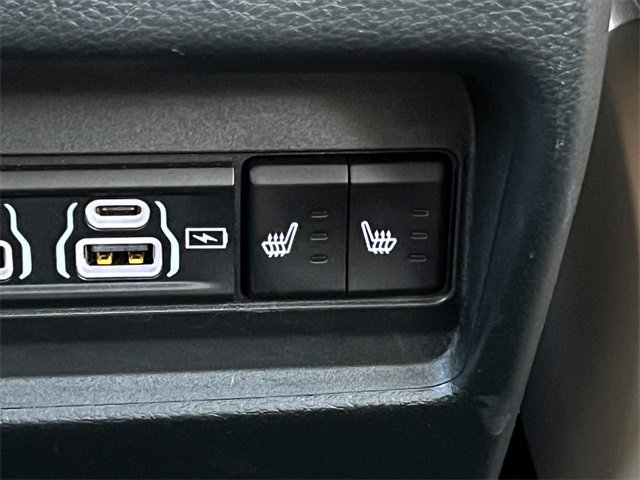 Used 2024 Jeep Grand Cherokee Limited image 38