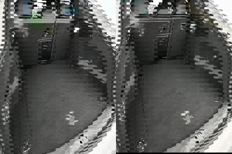 Used 2018 Maserati Levante image 37