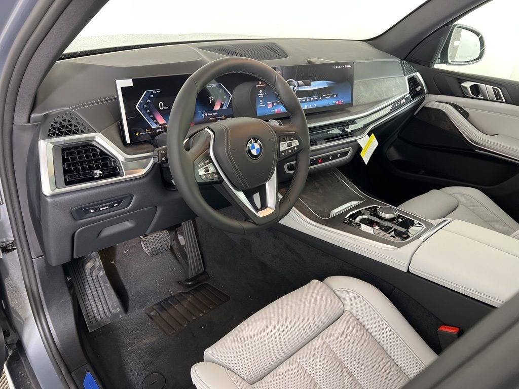 New 2026 BMW X5 xDrive40i w/ Parking Assistance Package image 7