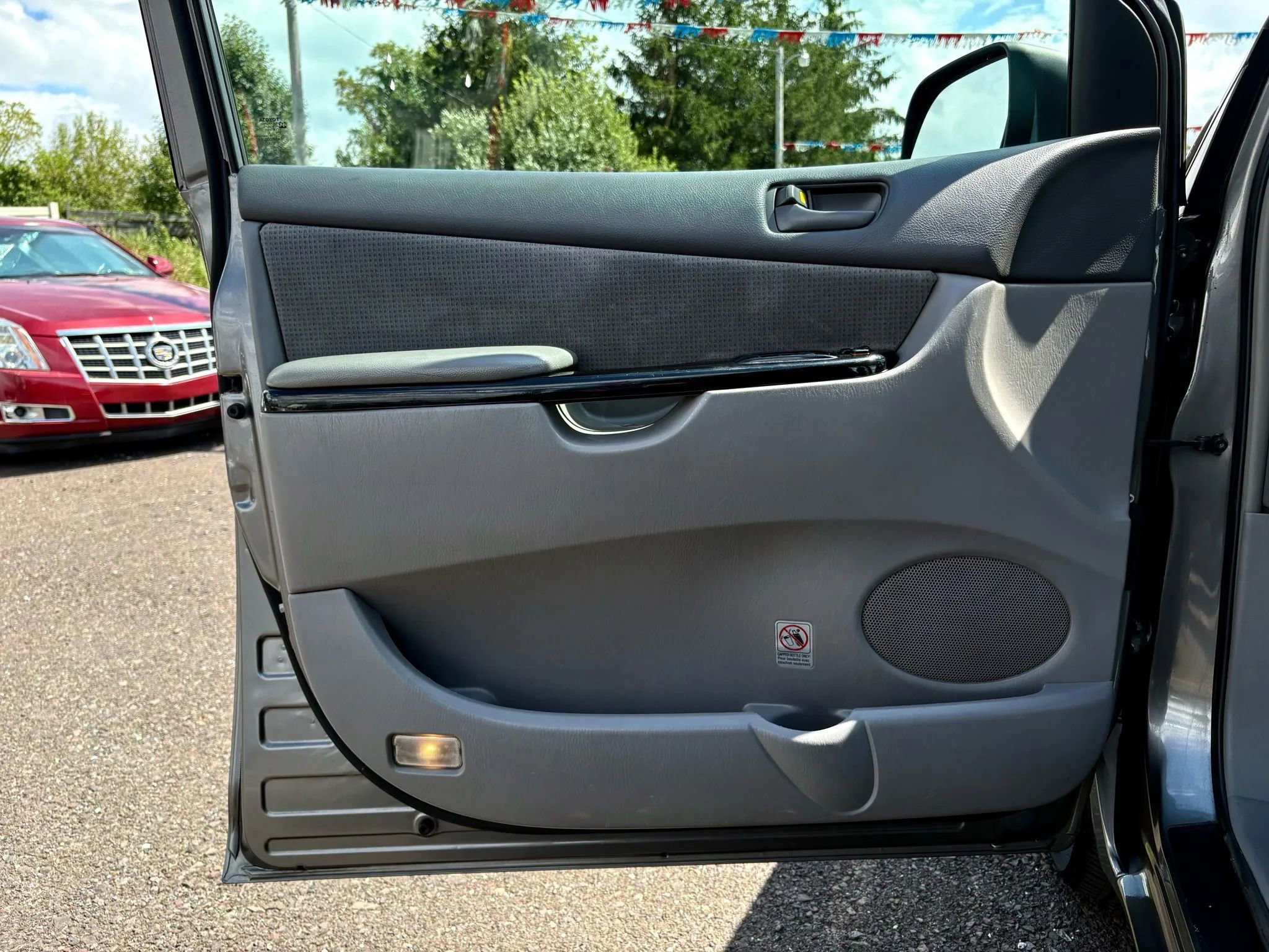 Used 2005 Toyota Sienna LE image 12