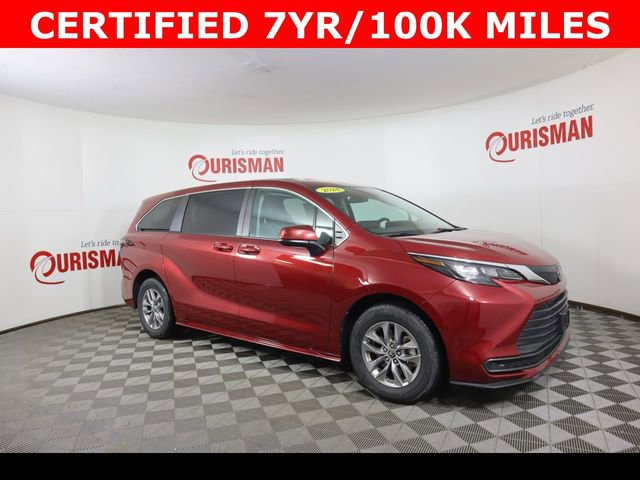 Used 2024 Toyota Sienna LE image 9