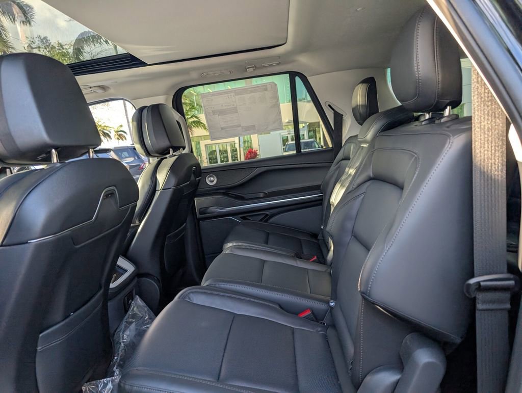 New 2026 Lincoln Navigator L Reserve AWD/4WD image 13