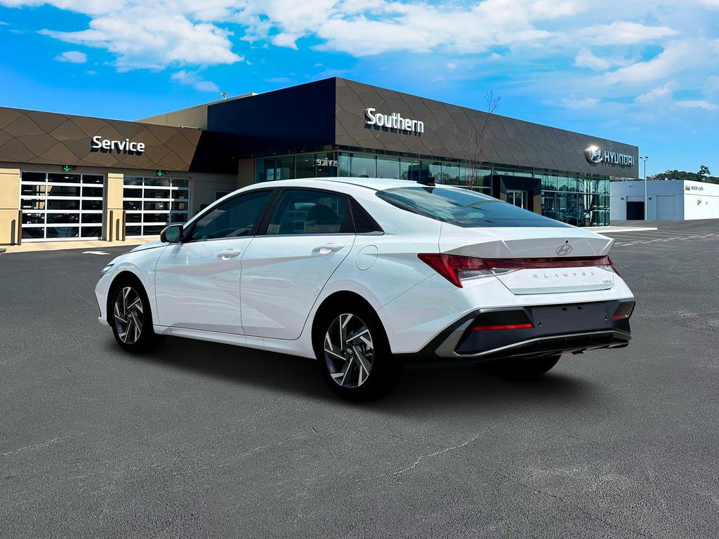 New 2025 Hyundai Elantra Limited image 5