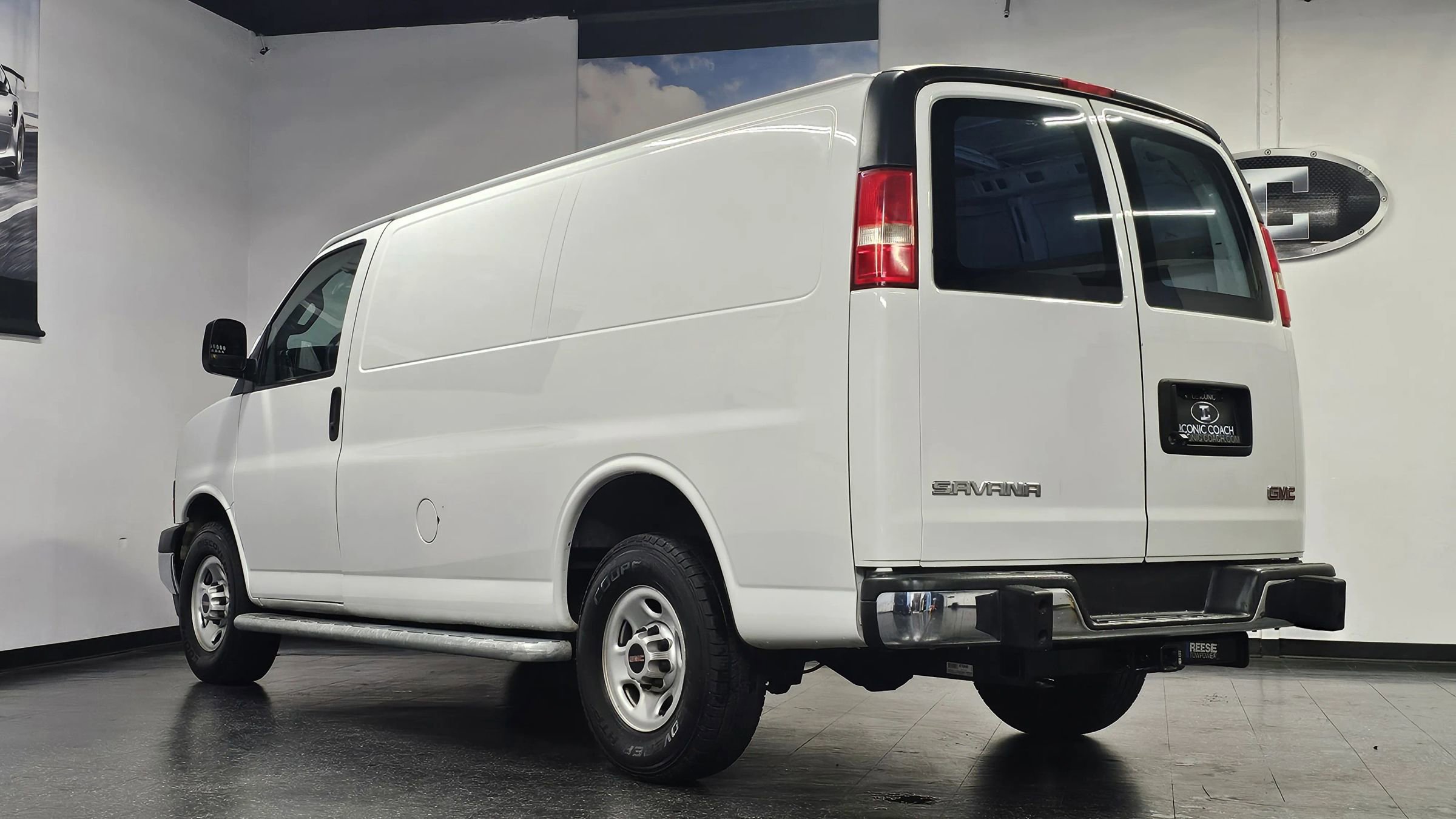 Used 2019 GMC Savana 2500 w/ Driver Convenience Package RWD image 19