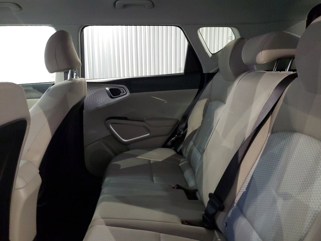 Certified 2025 Kia Soul LX FWD image 15
