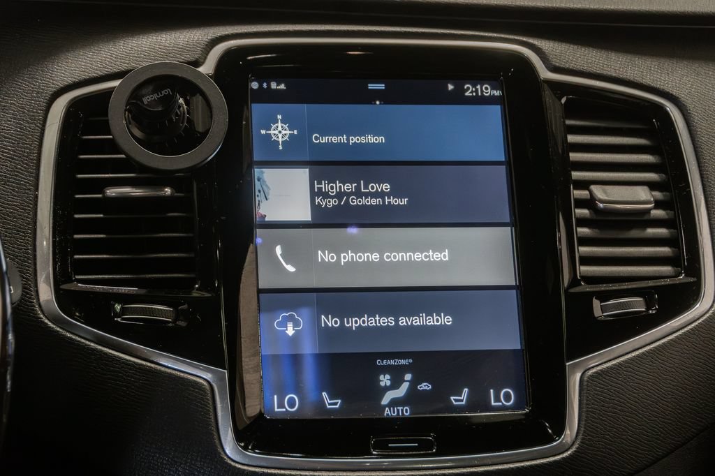 Used 2018 Volvo XC90 T6 Momentum w/ Convenience Package AWD/4WD image 17
