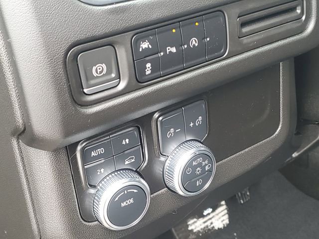 Used 2023 GMC Yukon XL SLT image 11