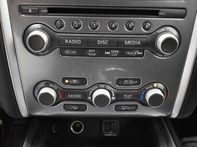 Used 2020 Nissan Pathfinder SL image 34