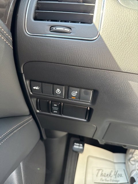 Used 2024 Nissan Armada Platinum w/ Captain's Chairs Package image 21