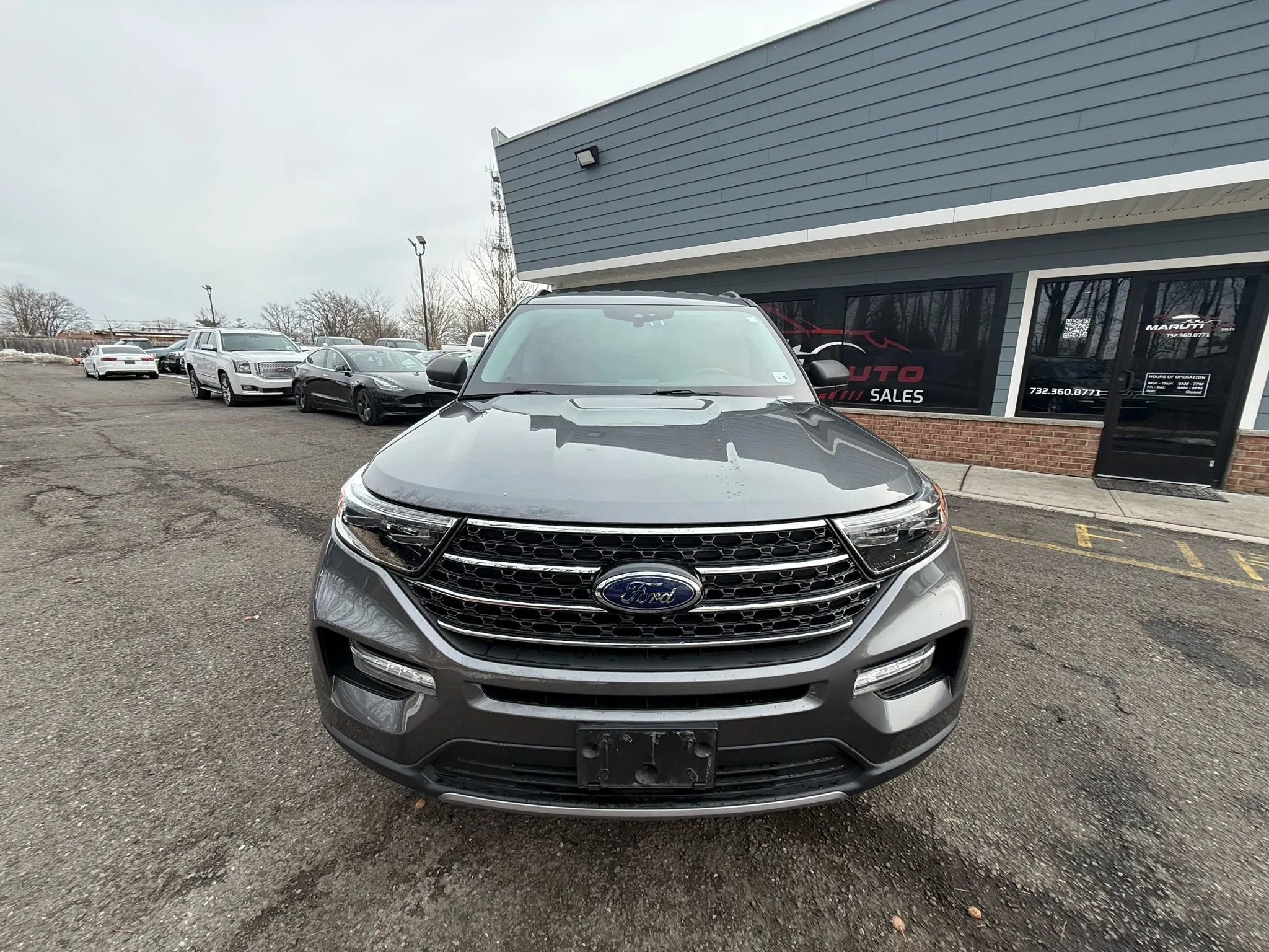 Used 2021 Ford Explorer XLT w/ Equipment Group 202A image 2