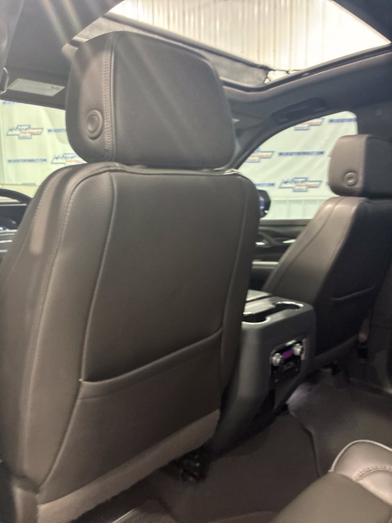 Used 2022 GMC Yukon Denali w/ Denali Premium Package AWD/4WD image 32