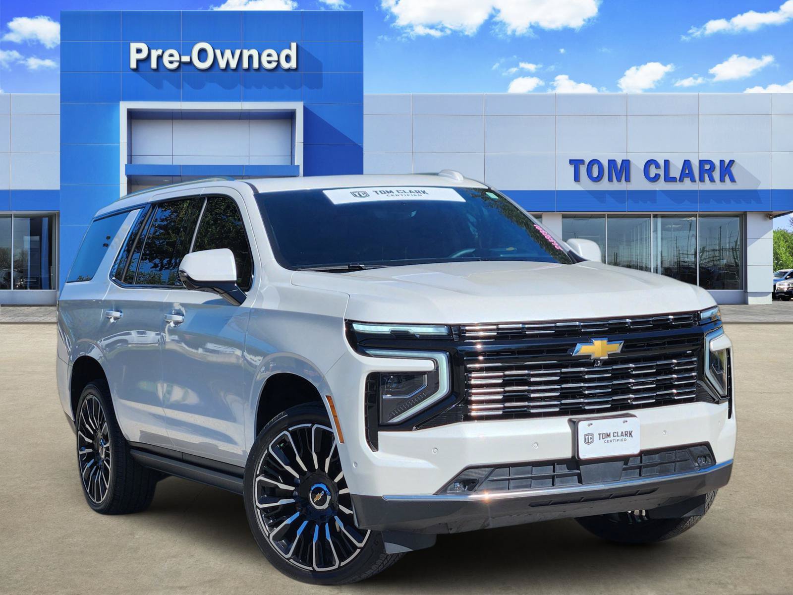 Used 2025 Chevrolet Tahoe High Country AWD/4WD image 1