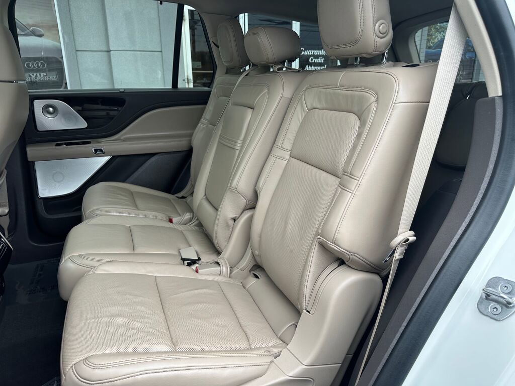 Used 2020 Lincoln Aviator Reserve w/ Equipment Group 202A image 24