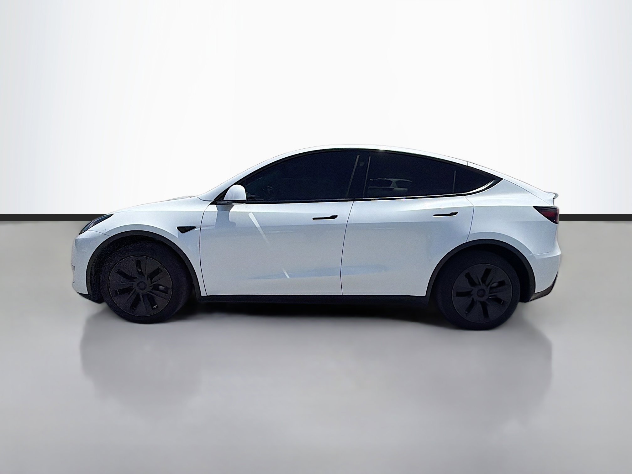 Used 2025 Tesla Model Y Long Range image 2