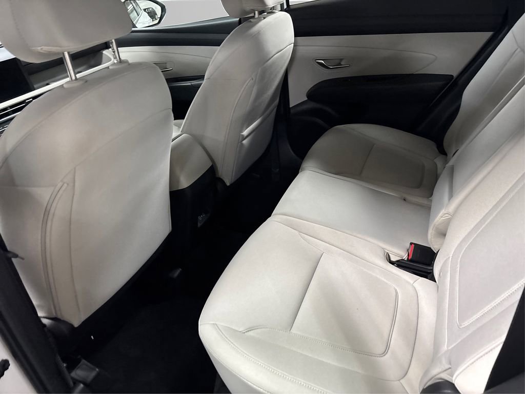 Certified 2025 Hyundai Tucson SE image 10