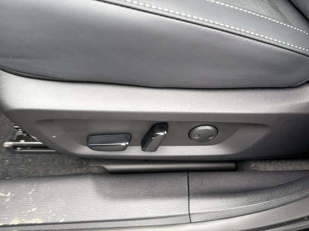 New 2026 Mitsubishi Outlander SE AWD/4WD image 17