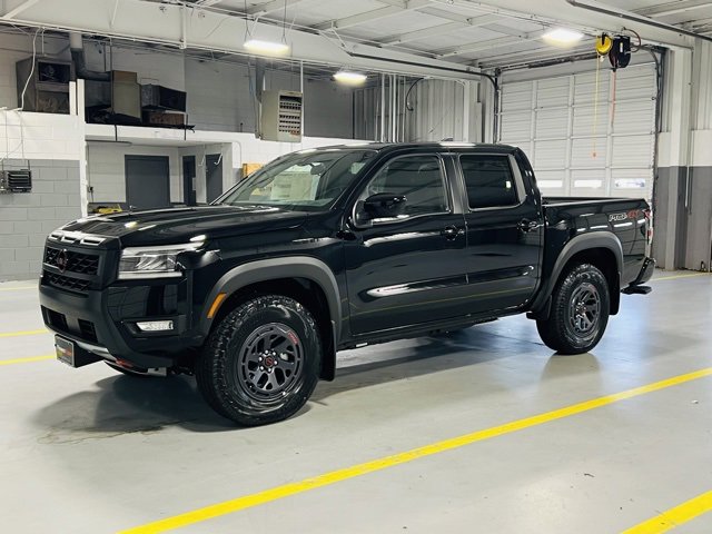 New 2025 Nissan Frontier PRO-4X w/ Interior Protection Package image 11