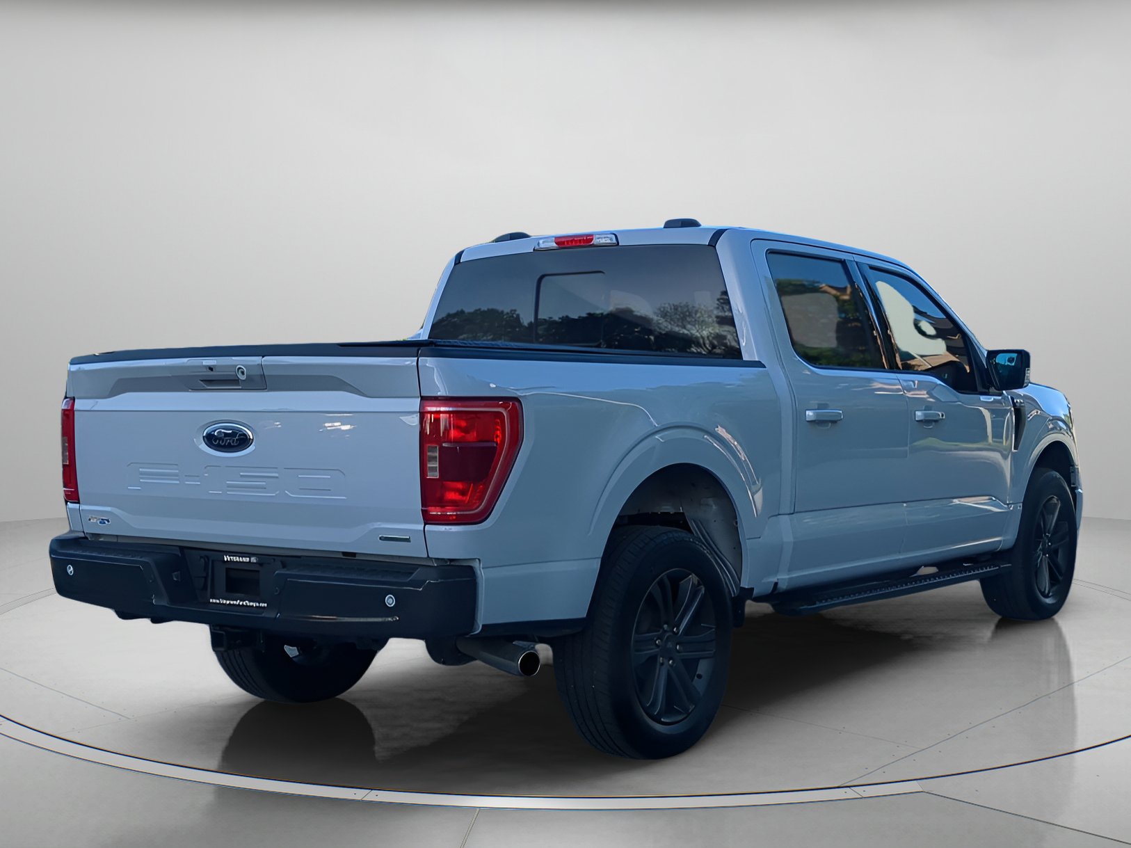 Certified 2022 Ford F150 XLT w/ Equipment Group 302A High image 40