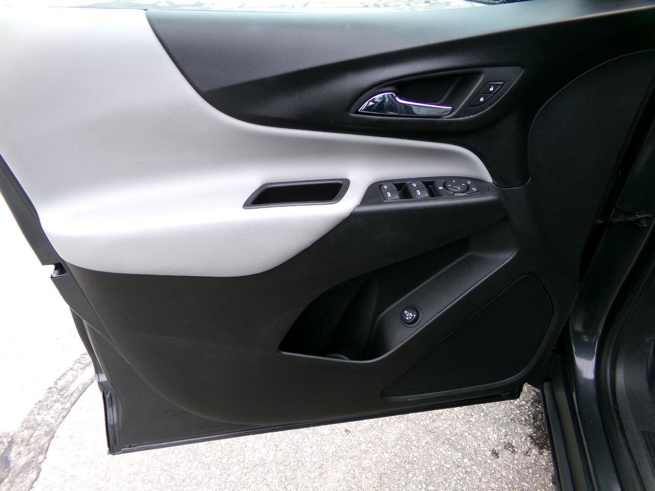 Used 2018 Chevrolet Equinox LT AWD/4WD image 11