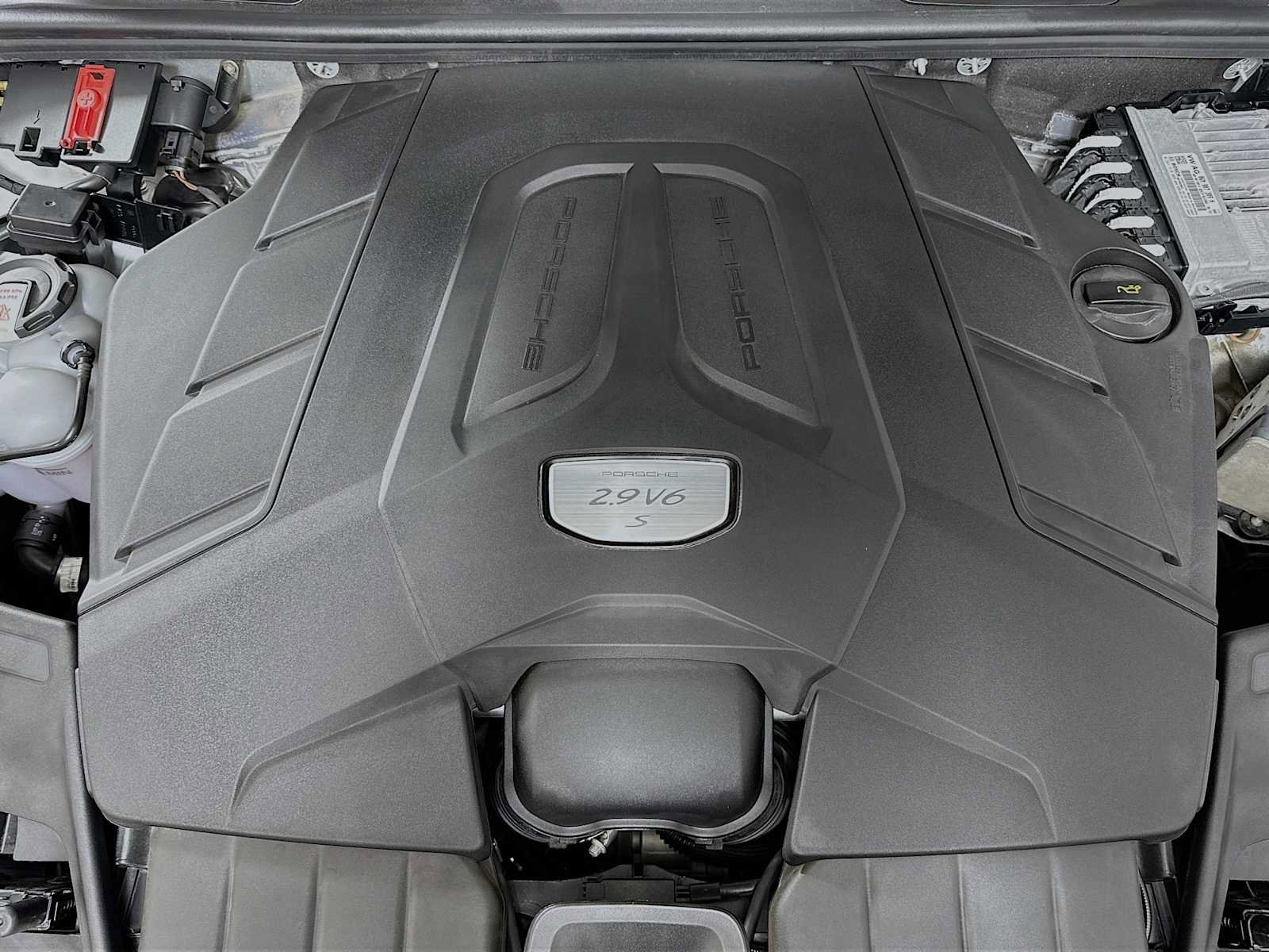 Certified 2023 Porsche Cayenne S Platinum w/ Premium Package Plus image 30