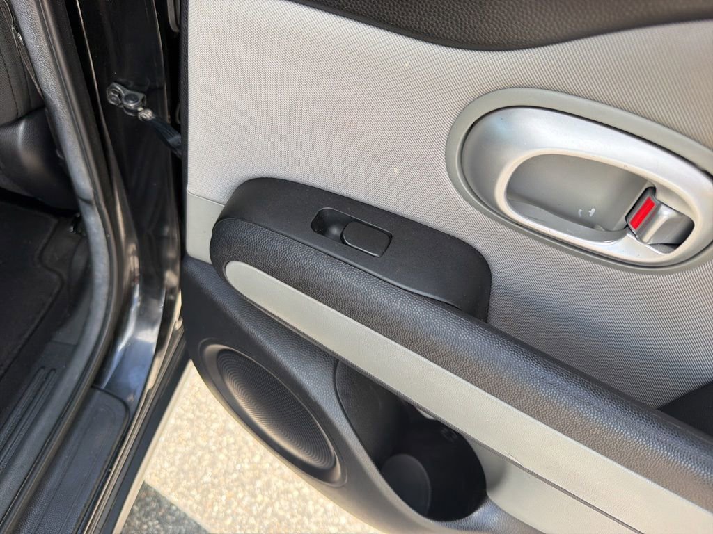 Used 2016 Kia Soul FWD image 21