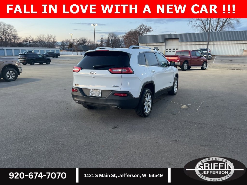 Used 2017 Jeep Cherokee Latitude w/ Cold Weather Group image 12