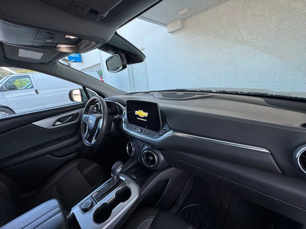 Used 2024 Chevrolet Blazer LT w/ Convenience Package FWD image 16
