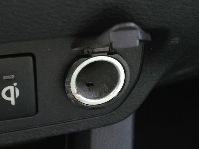 Used 2021 Toyota Tacoma TRD Off-Road w/ Technology Package image 7