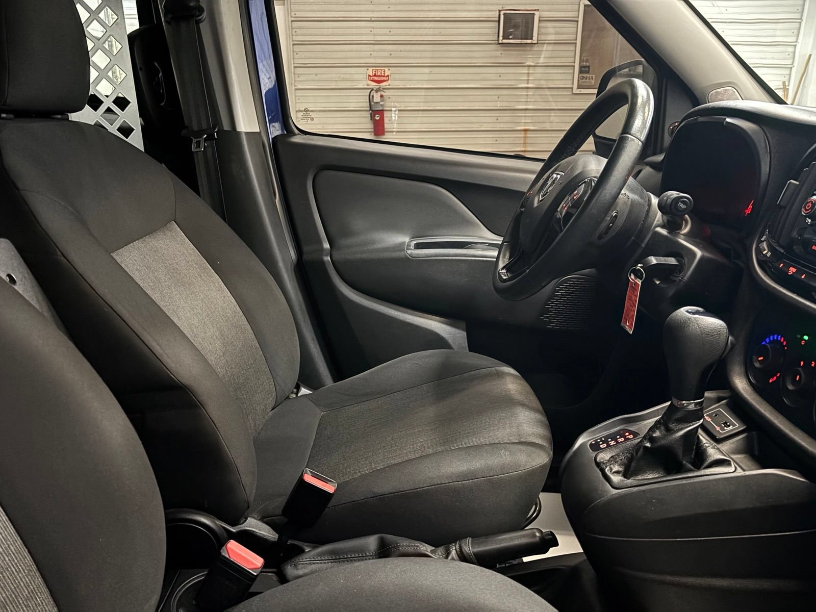 Used 2016 RAM ProMaster City Tradesman SLT w/ Rear Back-up Camera Group FWD image 29