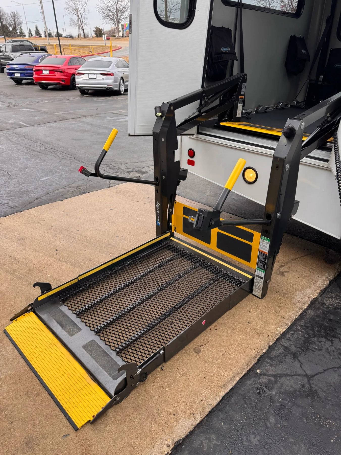 Used 2015 Ford E-450 and Econoline 450 Super Duty w/ Shuttle Bus Prep Package image 34