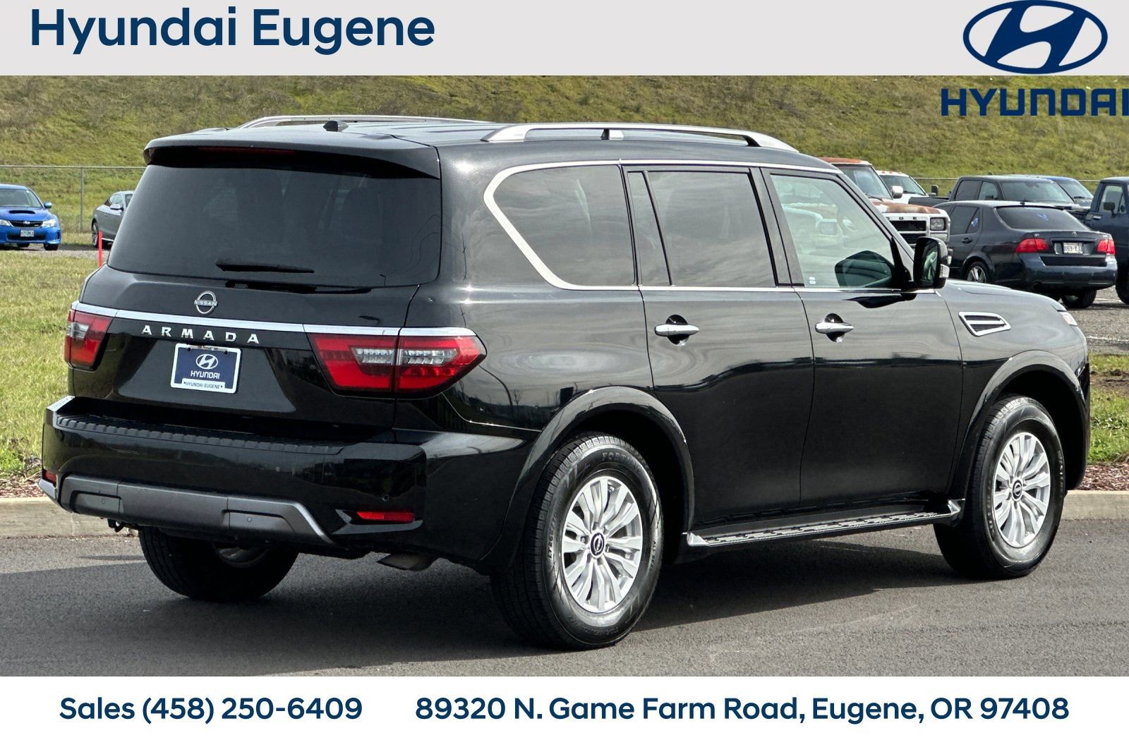 Used 2023 Nissan Armada SV image 3