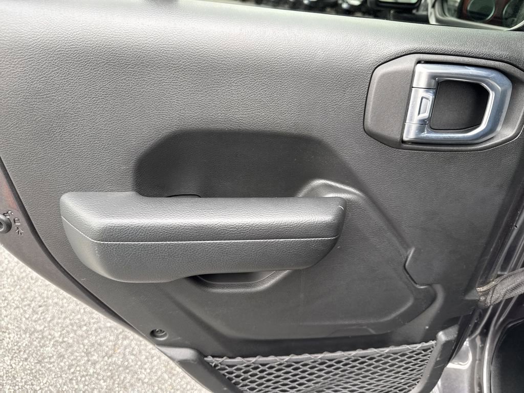 Used 2022 Jeep Wrangler Unlimited Rubicon image 27