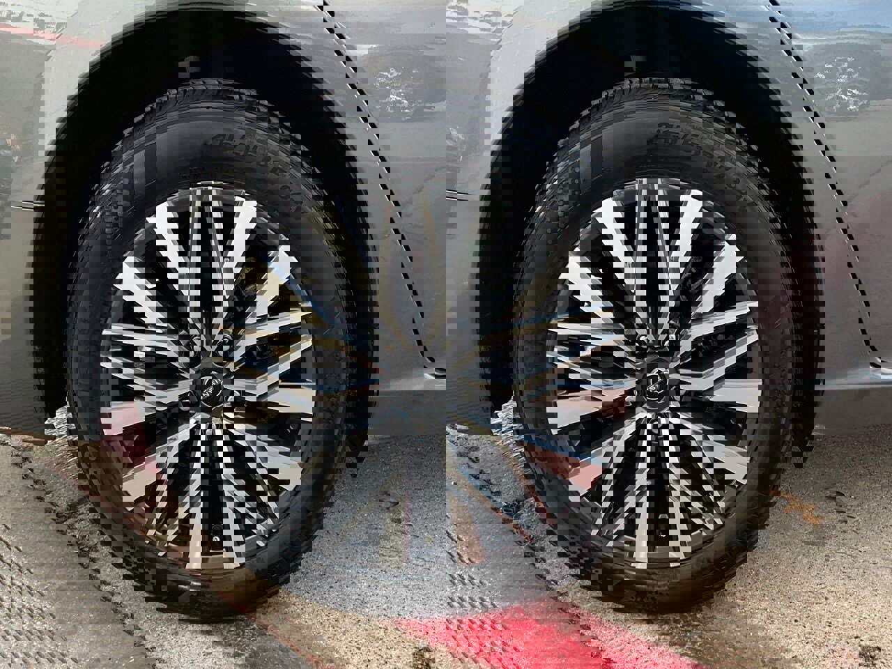 Used 2025 Nissan Altima 2.5 SV image 9