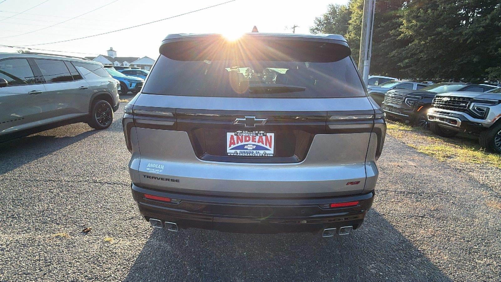 New 2027 Chevrolet Traverse RS w/ LPO, Floor Liner Package FWD image 9