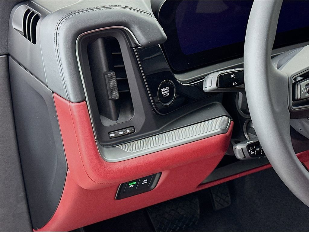 Used 2026 Porsche Cayenne Coupe image 11