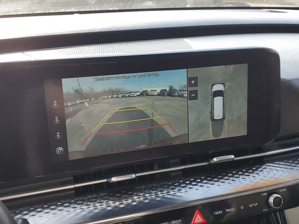 Used 2022 Kia Carnival SX Prestige image 22