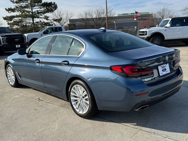 Used 2023 BMW 530i xDrive w/ Premium Package image 9