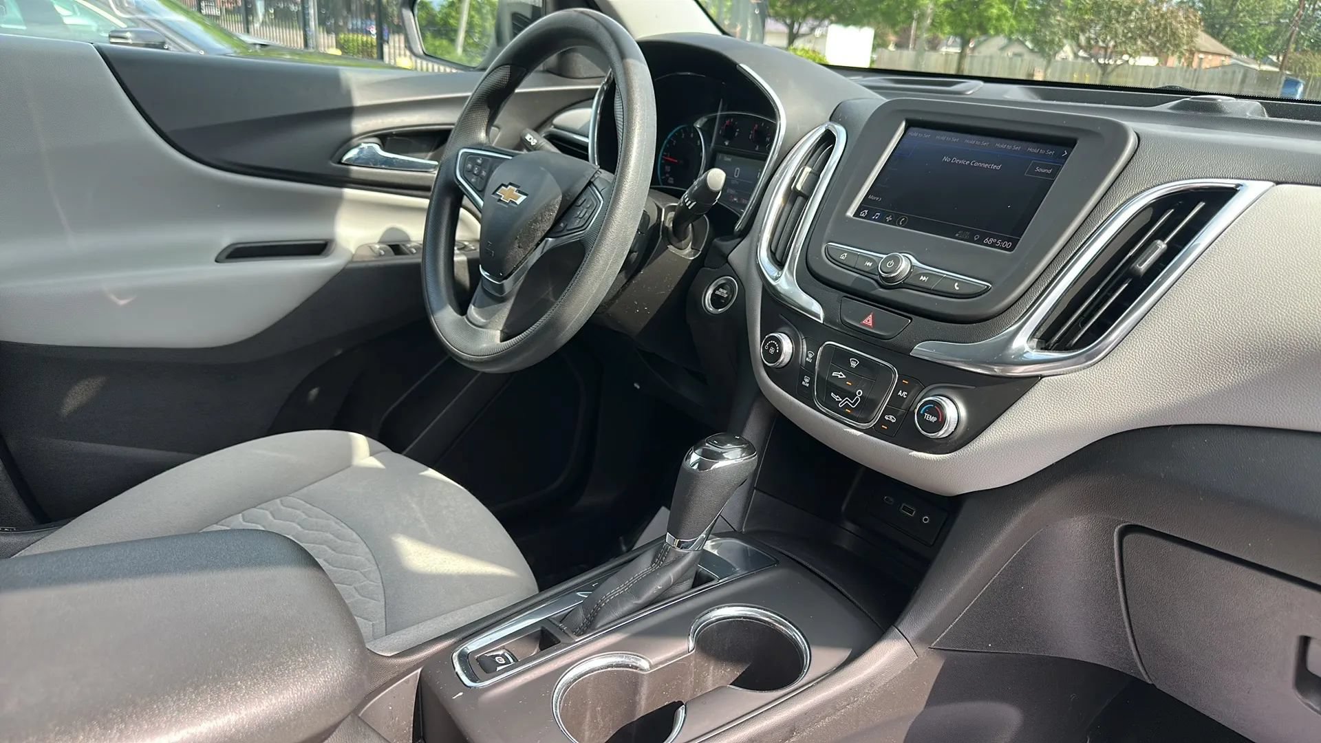 Used 2021 Chevrolet Equinox LT FWD image 17
