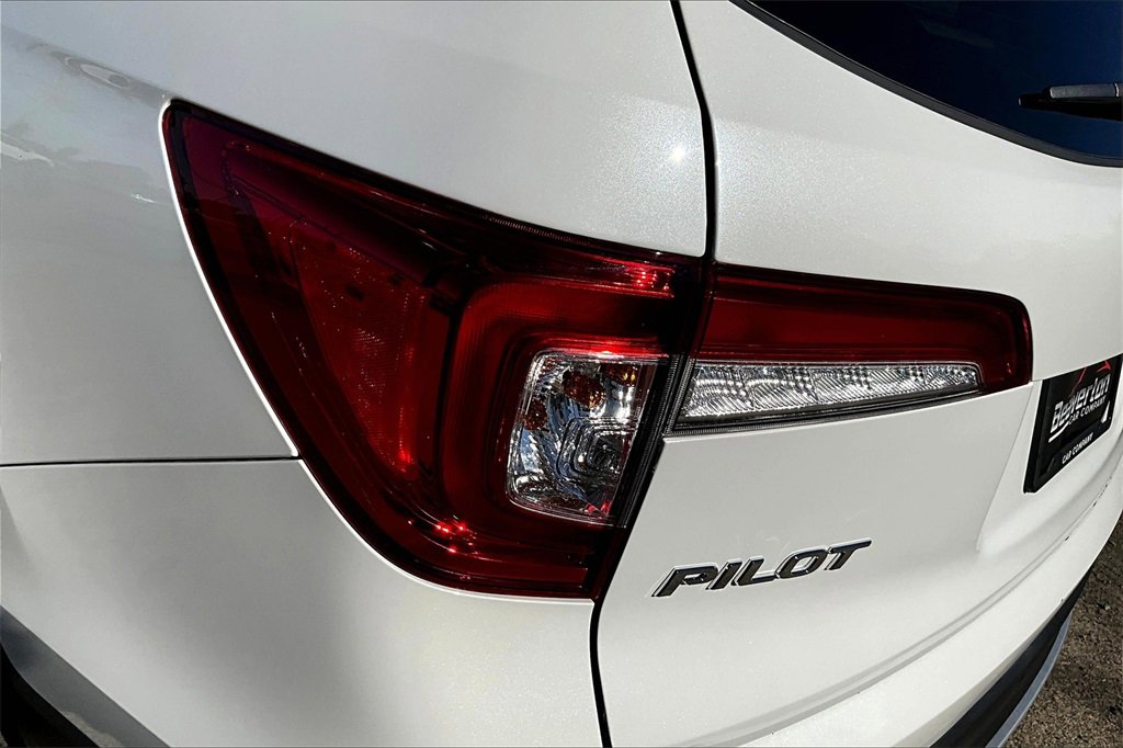 Used 2021 Honda Pilot Elite image 28