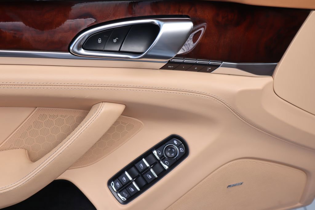 Used 2014 Porsche Panamera Turbo image 22