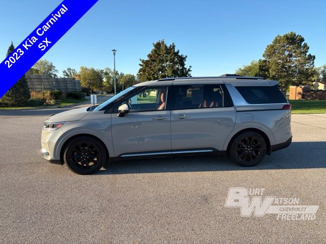 Used 2023 Kia Carnival SX FWD image 3