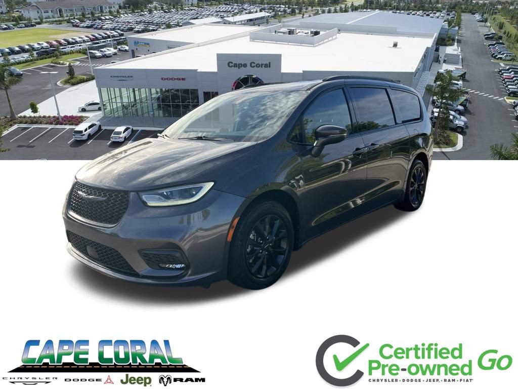 Used 2021 Chrysler Pacifica Touring w/ S Appearance Package