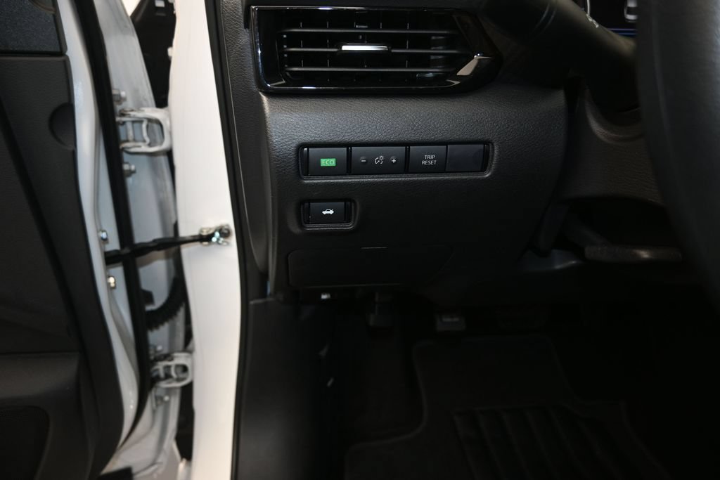 Used 2024 Nissan Sentra SV FWD image 12