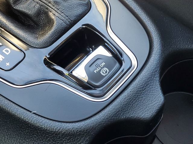 Used 2019 Jeep Cherokee Limited image 24