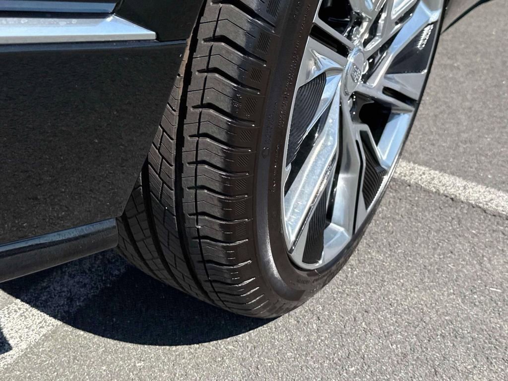 Certified 2025 Cadillac Lyriq Luxury image 16