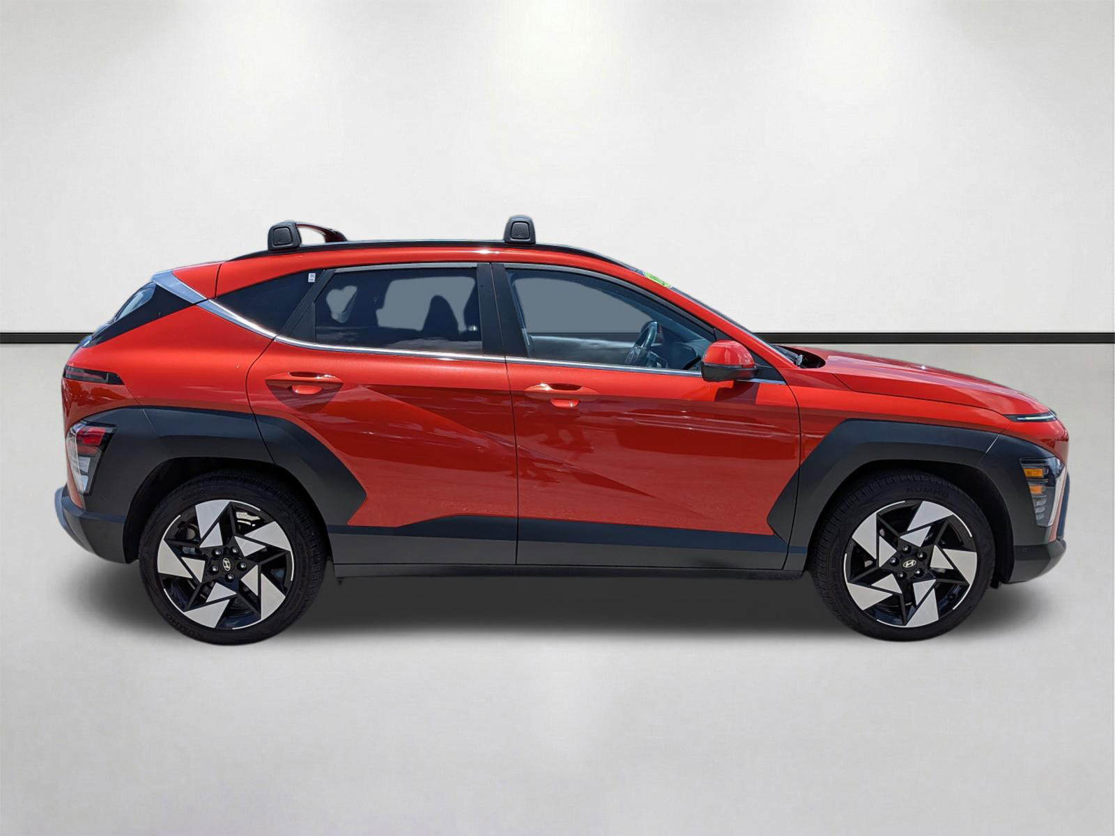 Used 2025 Hyundai Kona Limited FWD image 1