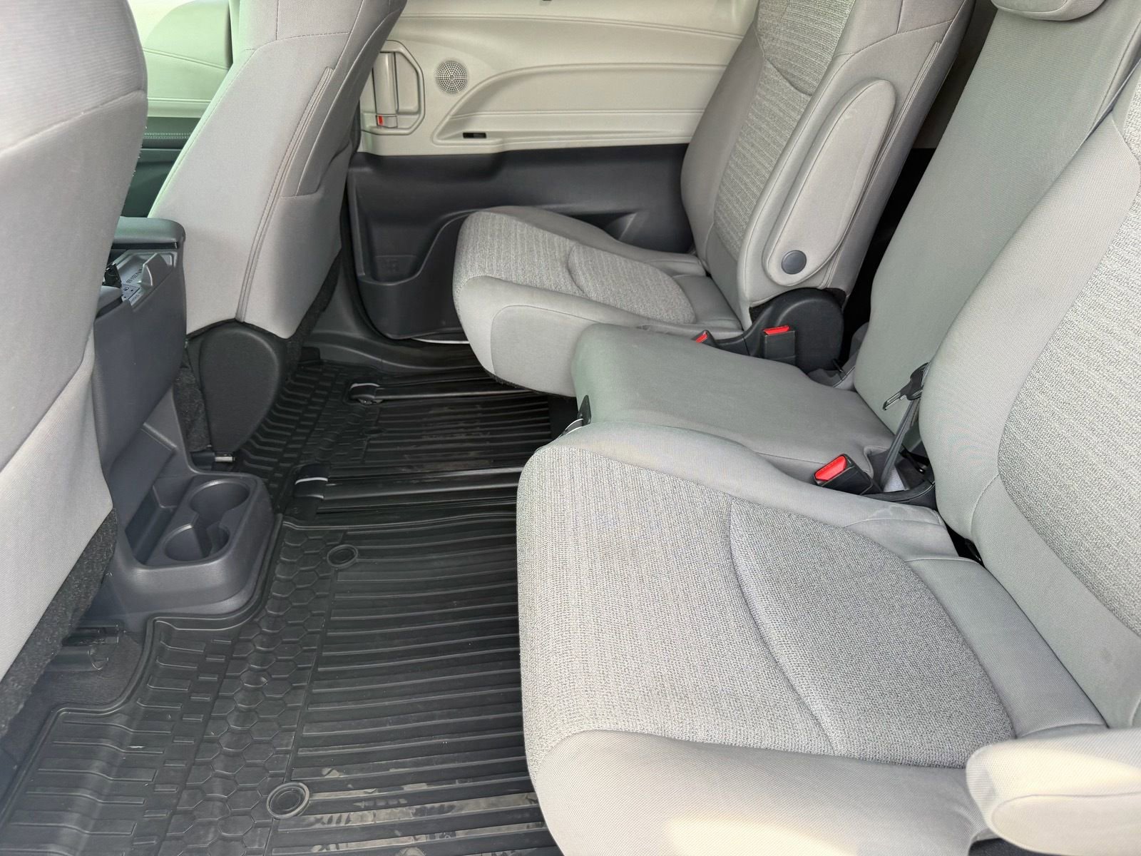 Used 2023 Toyota Sienna LE image 15